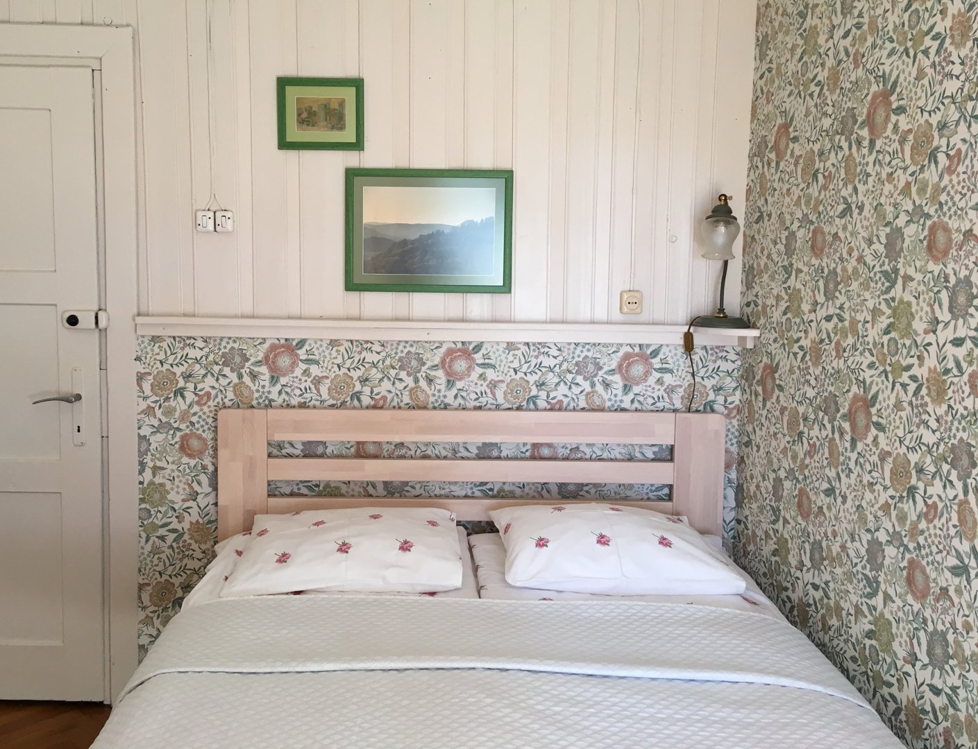 104 - Pok&oacute;j z podw&oacute;jnym ł&oacute;żkiem 